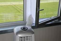 Zeige Details für Kibernetik Fensterabdichtung für mobiles Klimagerät, 11079 Bild von Kibernetik Fensterabdichtung für mobiles Klimagerät, 11079